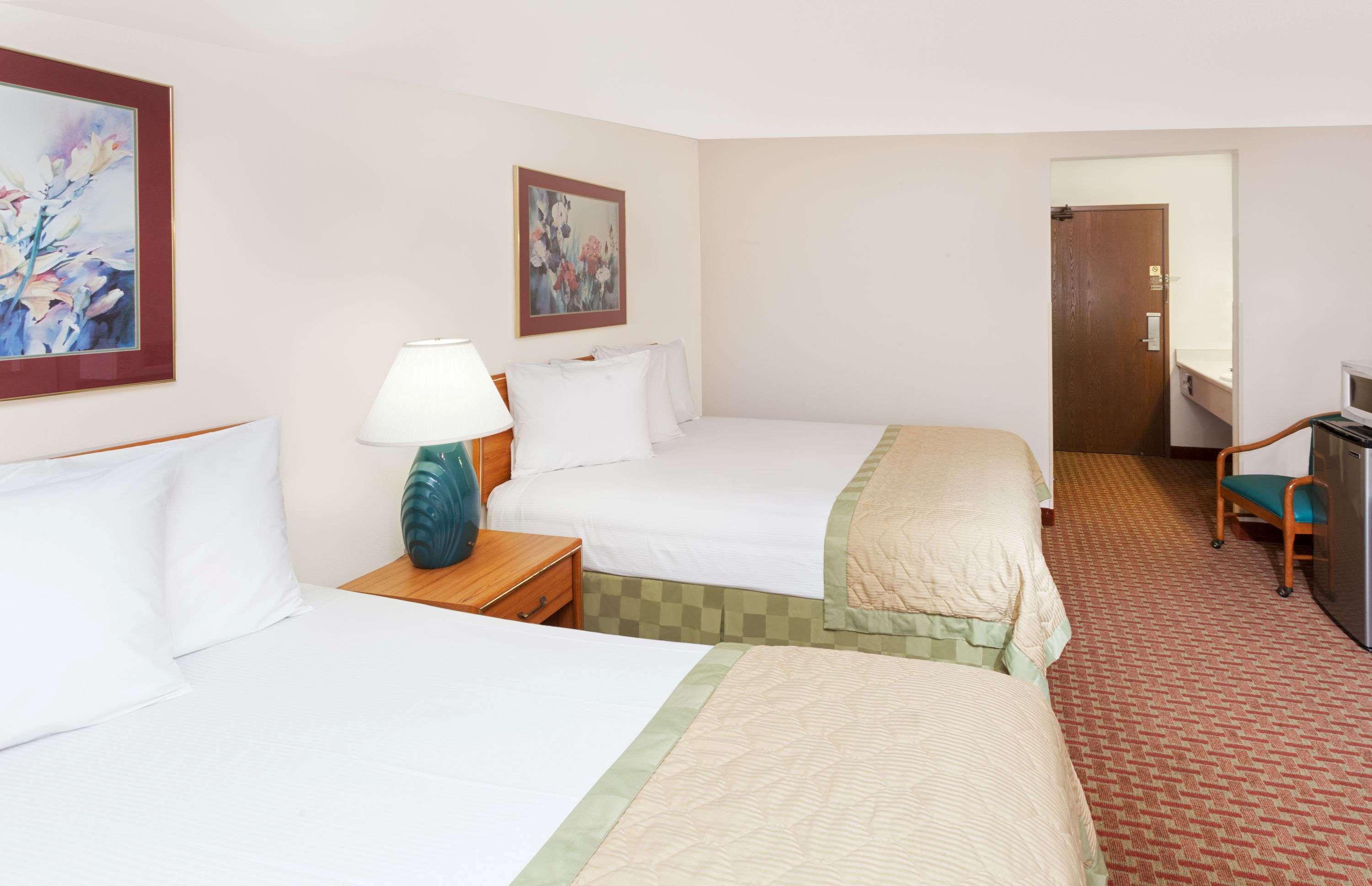 Baymont By Wyndham St. Joseph/Stevensville Bagian luar foto