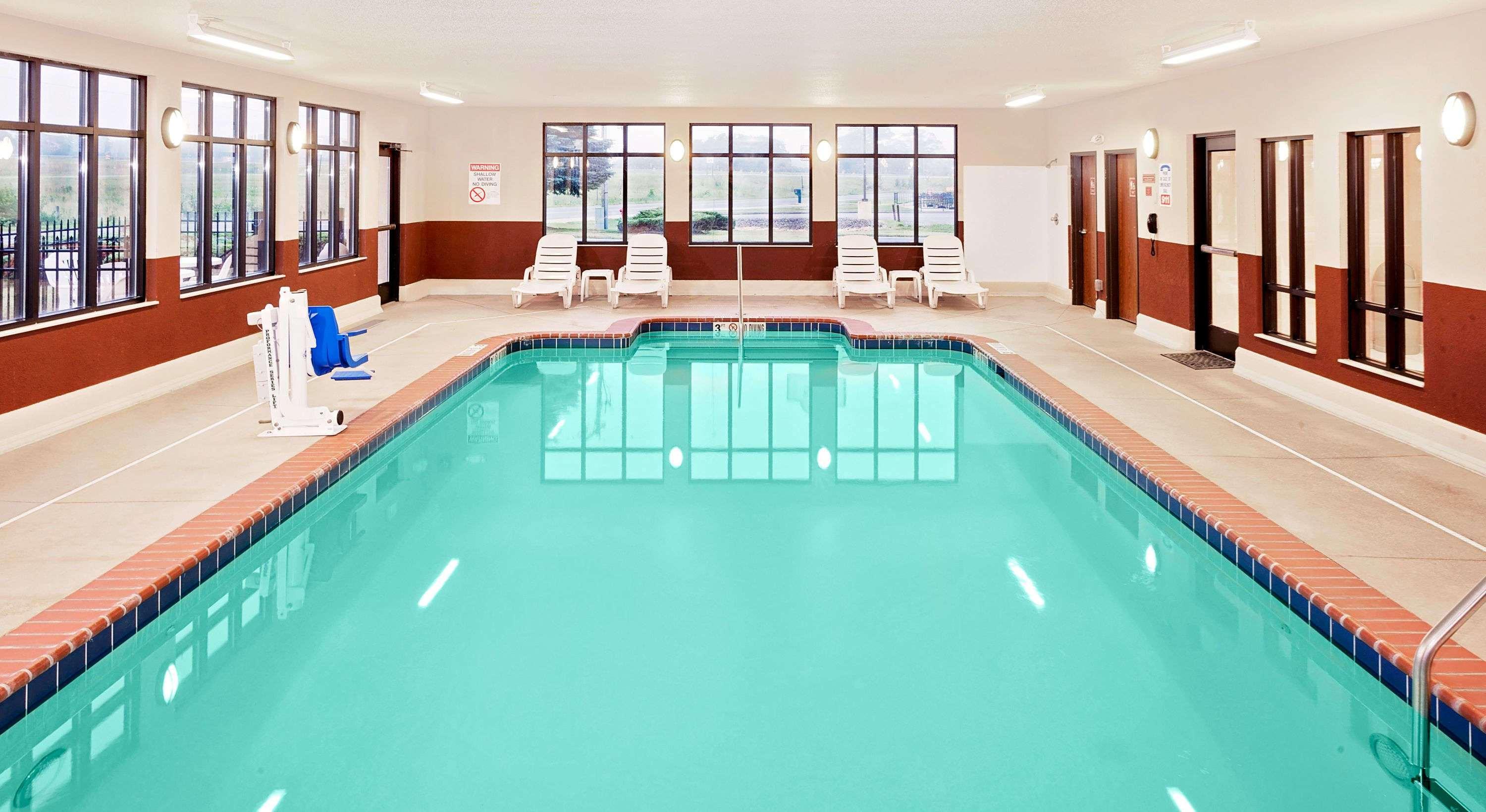 Baymont By Wyndham St. Joseph/Stevensville Bagian luar foto